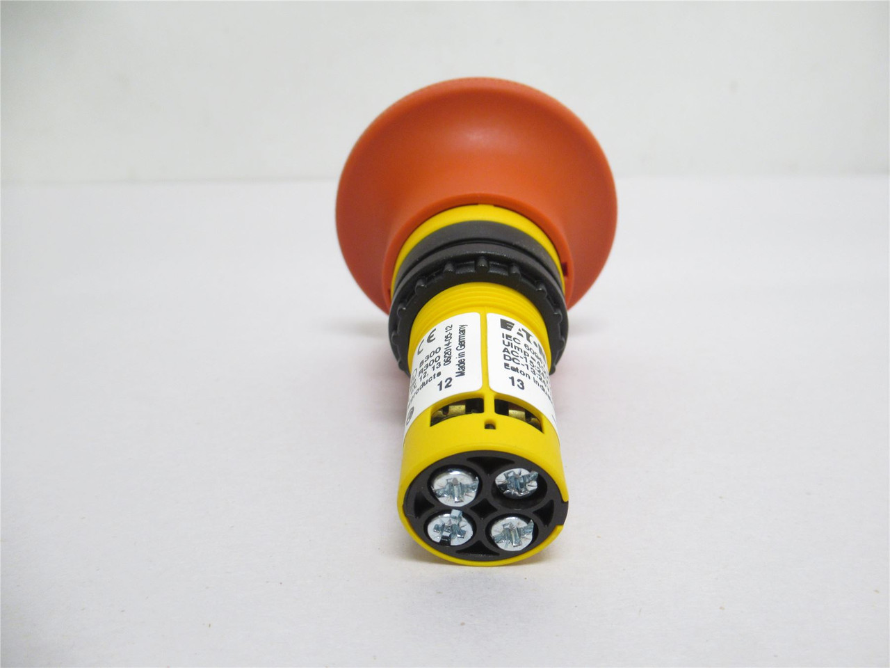 Eaton C22-PVS60P-RS-K11; Push Release Keylock Switch; SPST-NO