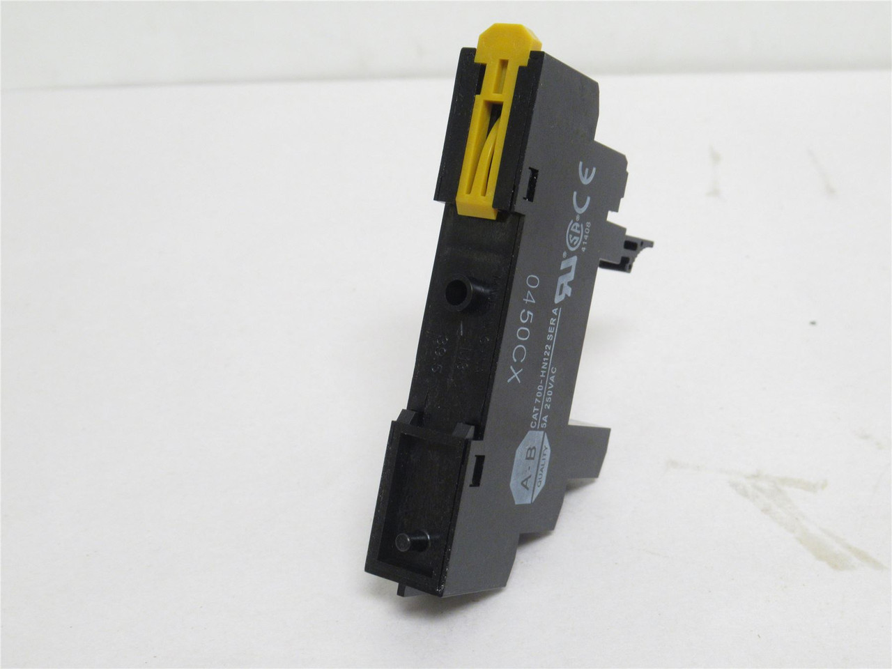 Allen-Bradley 700-HN122; Relay Socket; 5A; 250VAC; 8-Pin; 2P