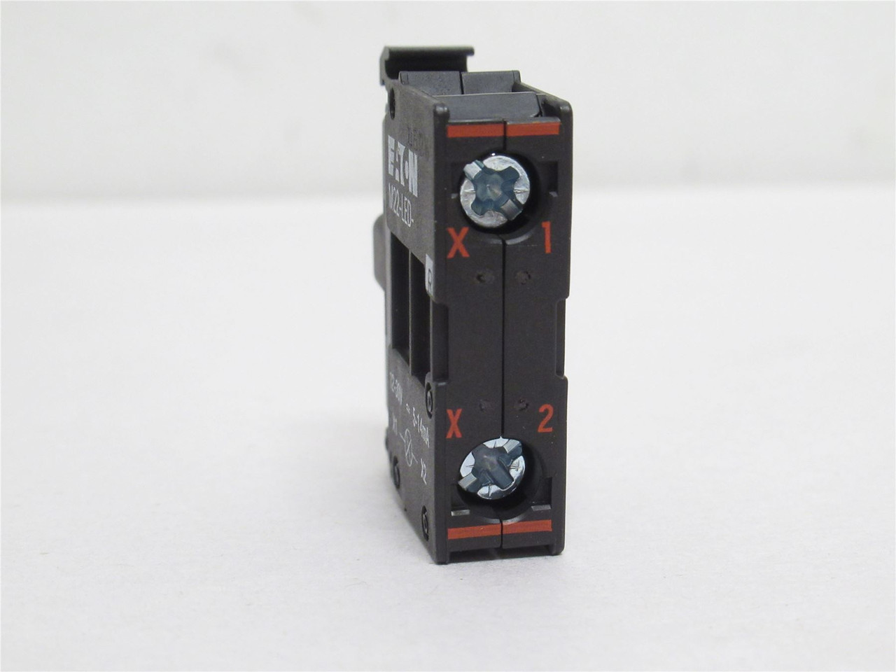 Eaton M22-L-R-R; Illuminated Push-Button; Red; 12-30V