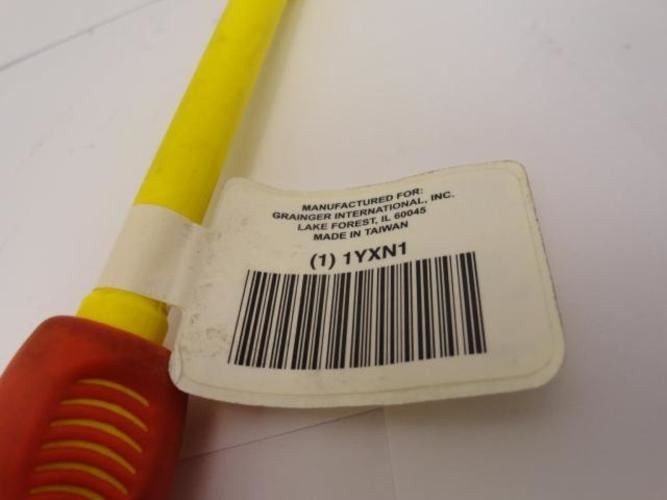 Westward 1YXN1; Insulated Nutdriver Metric 9mm X 125mm