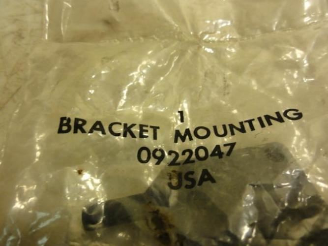 CAT 922047; Mount Bracket