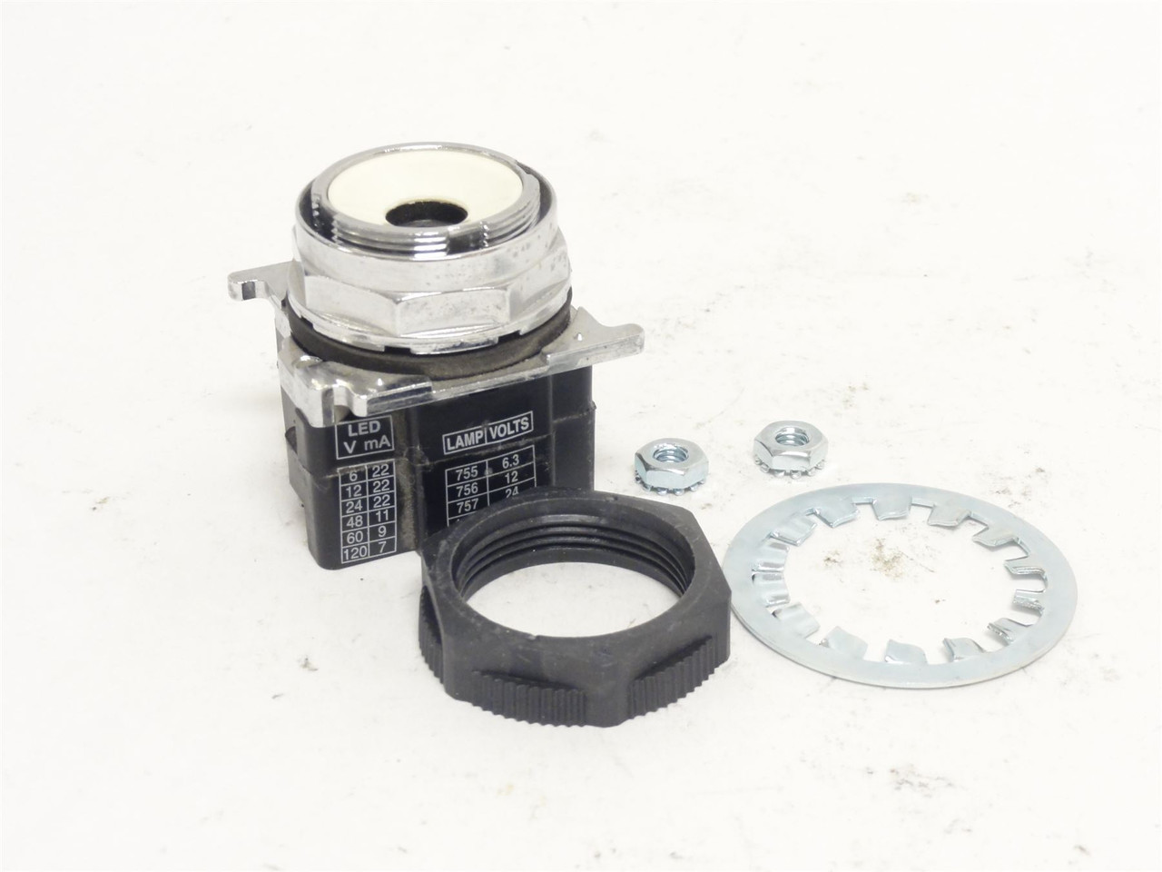Cutler-Hammer 10250T206N-CH; Indicating Light 24VAC/DC; 30.5mm