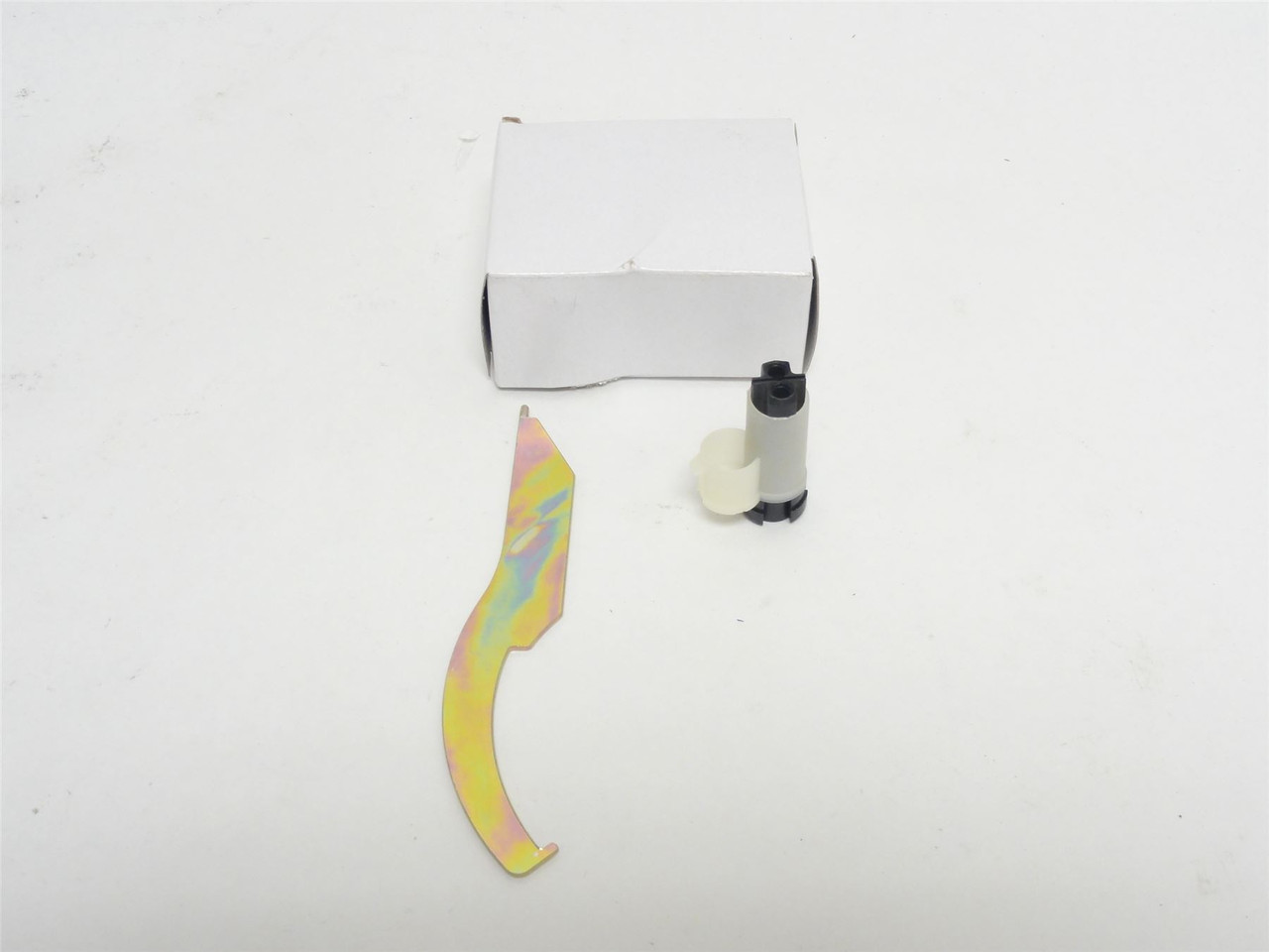 Arrow RL17SR26DIC; Classroom Door Lever Lockset