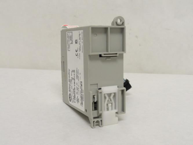 Allen-Bradley 1762-IQ8; Input Module; 24VDC; NO DOOR