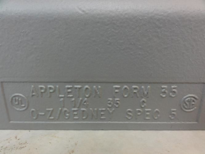 Appleton C125-M; Threaded Conduit Body; 1-1/4"; Form 35