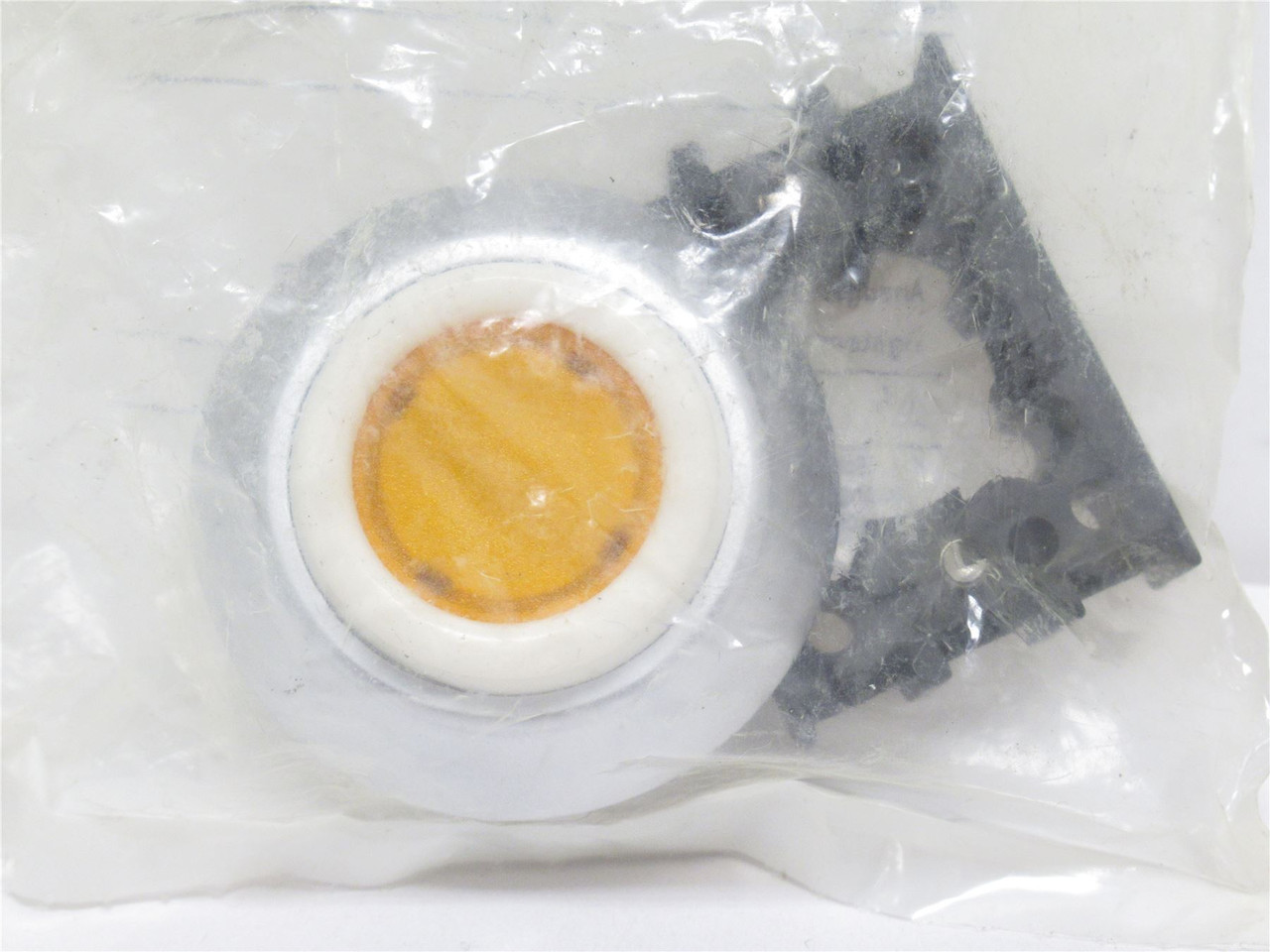 Schmersal 101163545; PB Switch; Flanged; Amber; 22.3mm Cutout