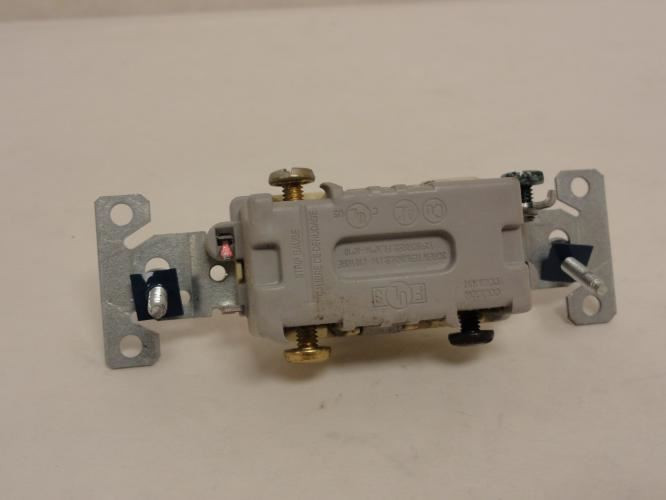 Cooper CS320V; Quiet Wall Toggle Switch; 20A; 120/277Vac; 3-Way