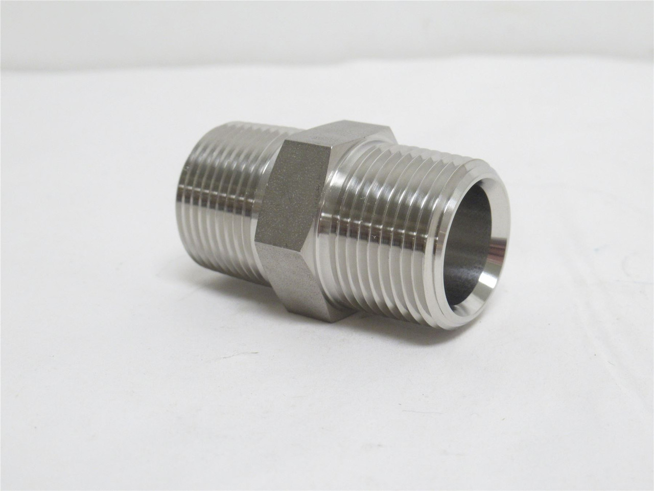 Titan SS-5404-12-12; Hex Long Nipple; SS-304; 3/4 x 3/4NPT