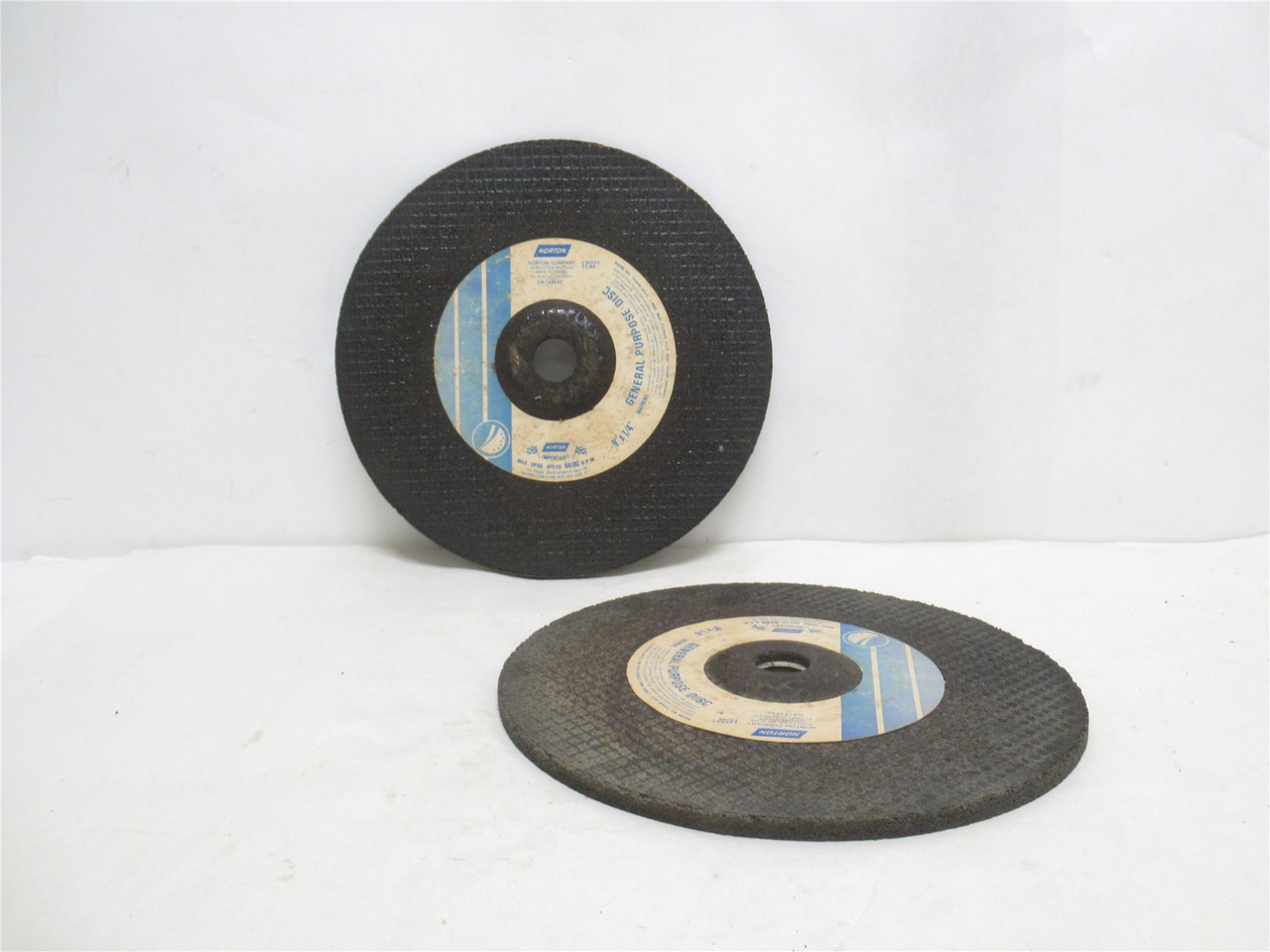 Norton 136522; Depressed Center Wheel; 9" OD; 7/8" Arbor
