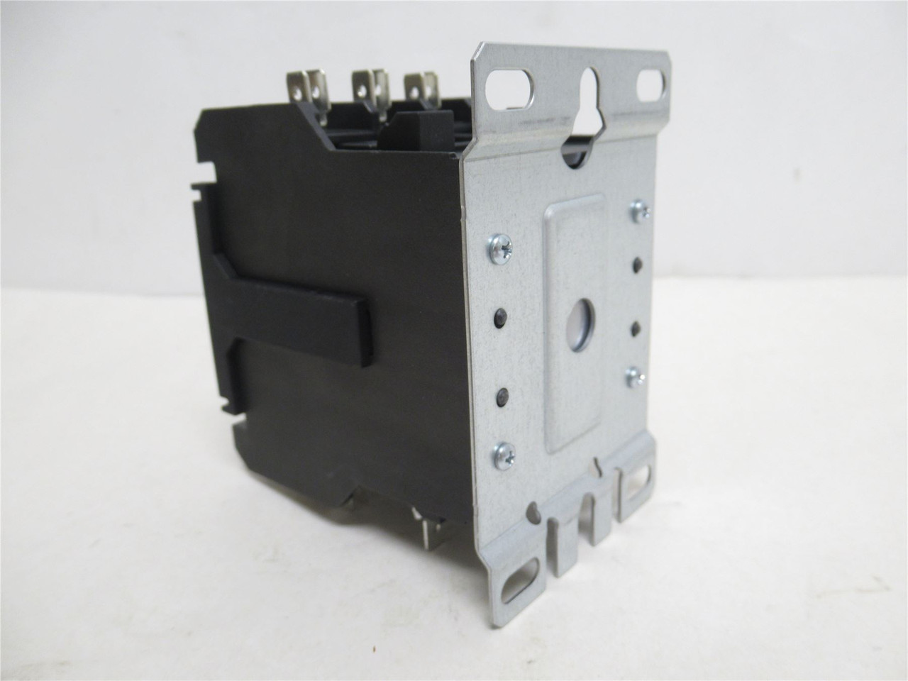 Eaton C25DNY133; Contactor; 40A; 3P; 575VAC; Coil: 24VAC