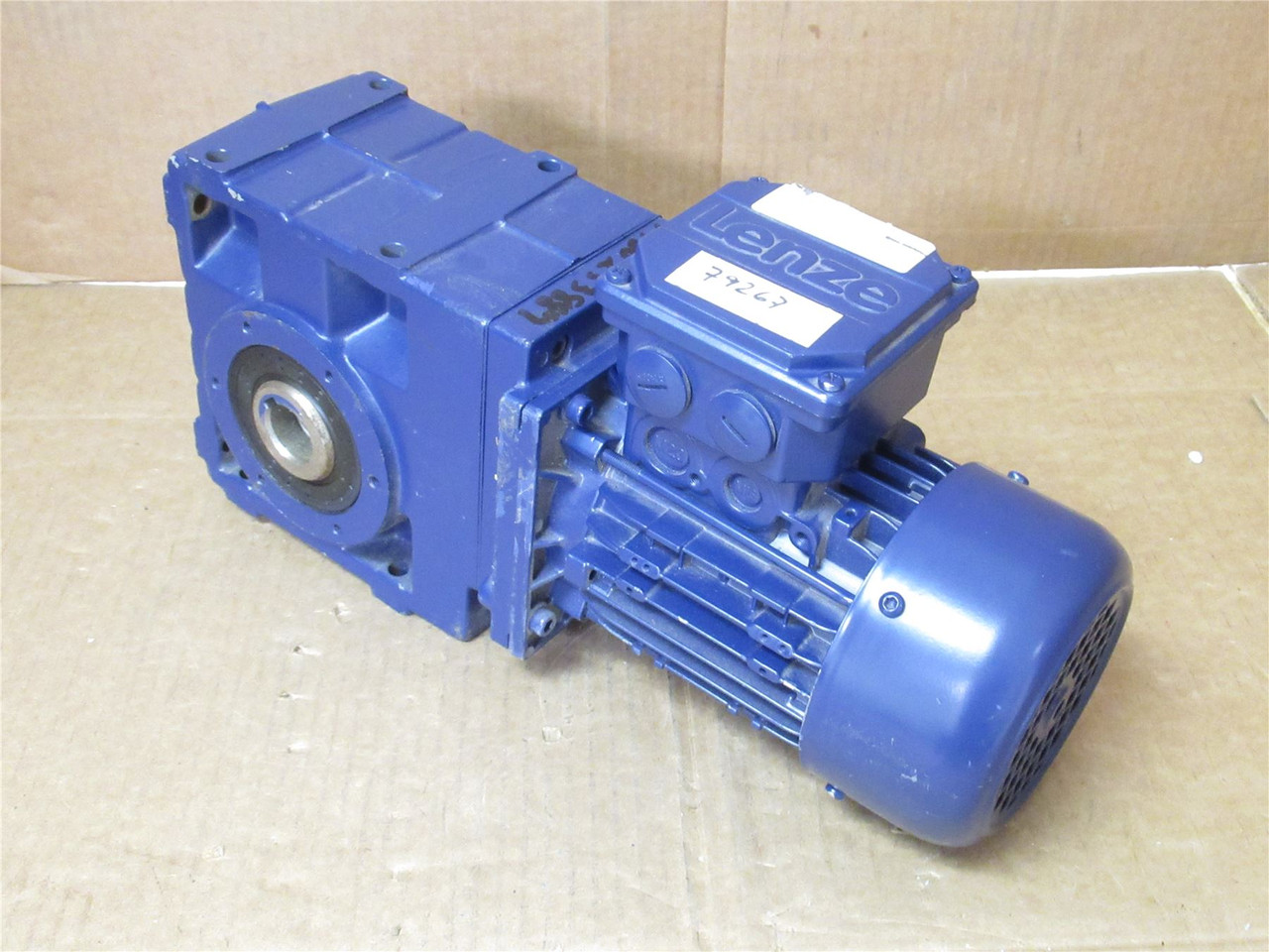 Lenze MDEMAXX063-32C0U; AC Gearmotor 207:1 Ratio; 230/460V