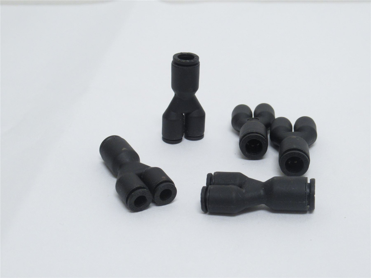 Legris 3140 04 06; Lot-5 Nylon Wye Union 4mm x 6 x 6mm PTC