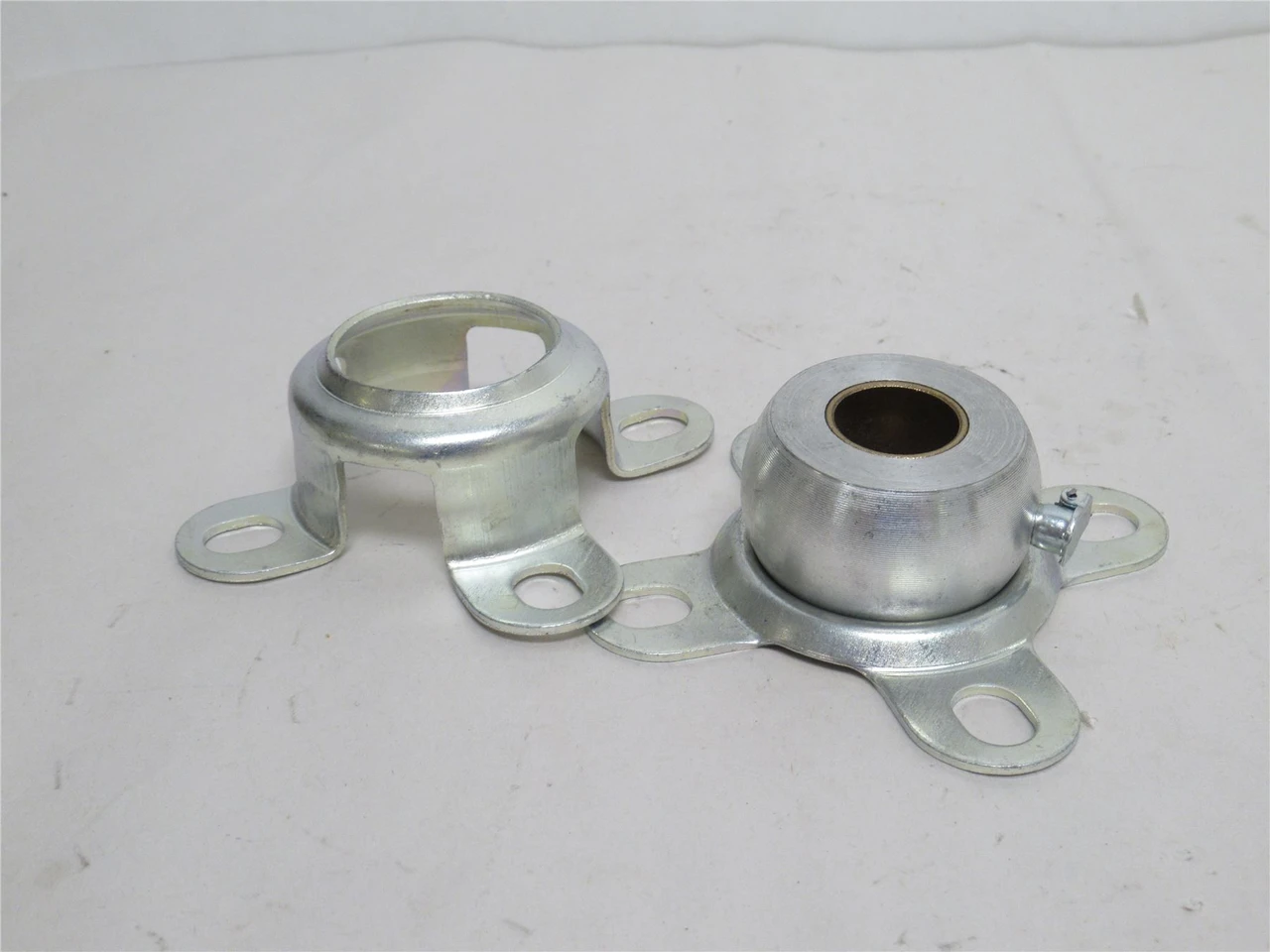 Dodge F4B-BO-012; Flange Plain Sleeve Bearing; 3/4"ID; 2-Bolt