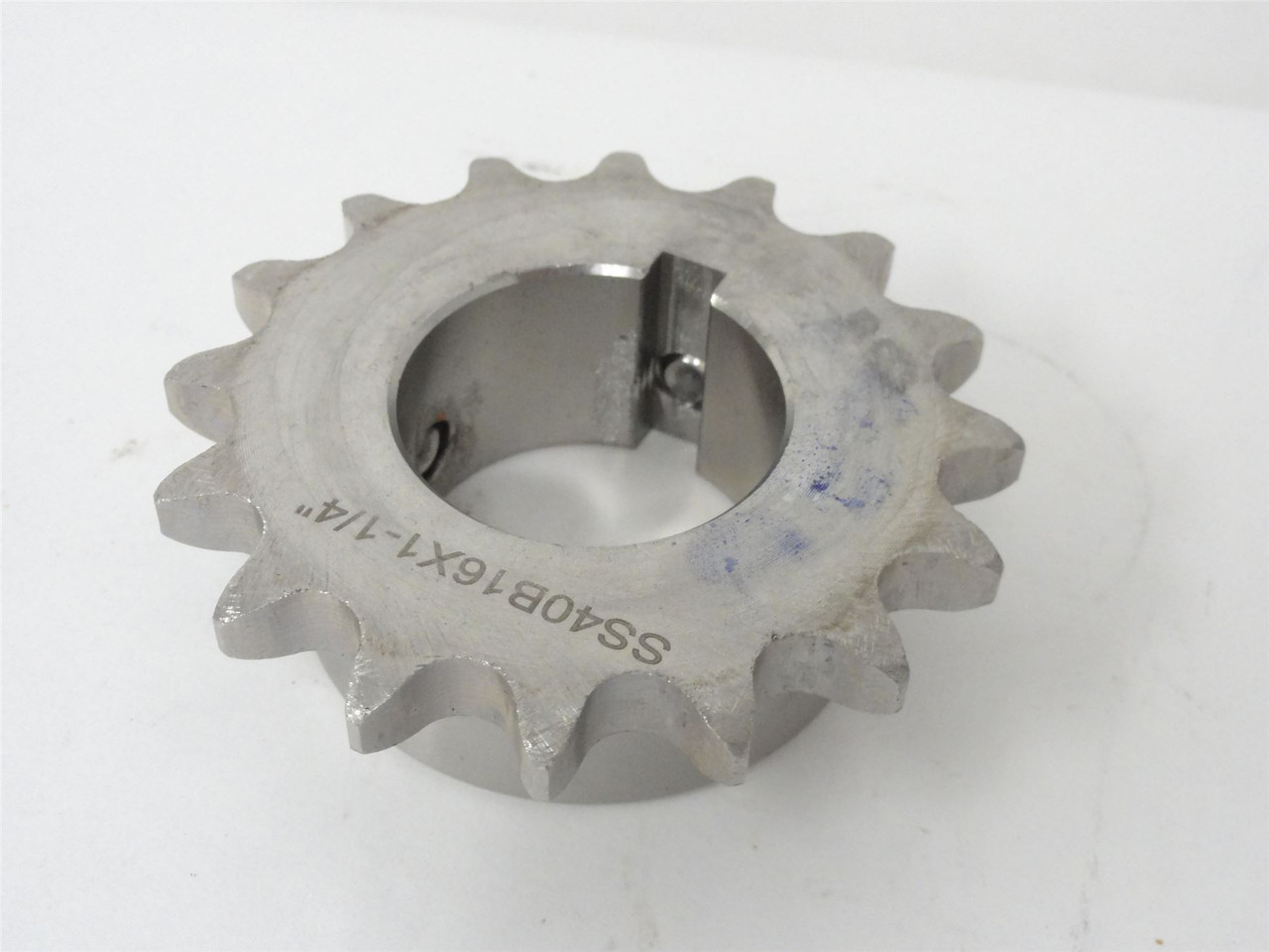 MFG- SS40B16X1-1/4"; Sprocket #40; SS; 16 Teeth; 1-1/4"ID