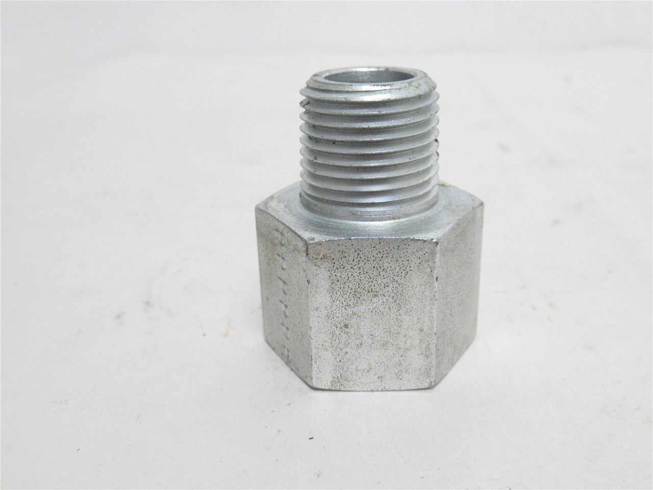 Parker 1645335; Lot-2 Pipe Adaptor; 5/8 BOSS Female x 1/2NPT