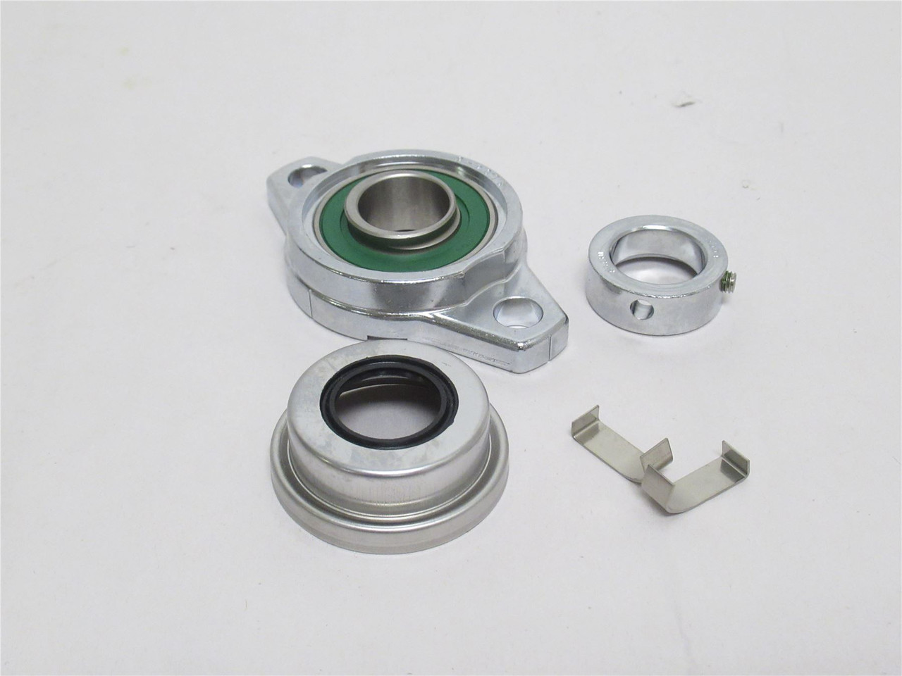AMI MUFL004C; Flange Bolt; 20mmID; 2-Bolt; W/Open Cover