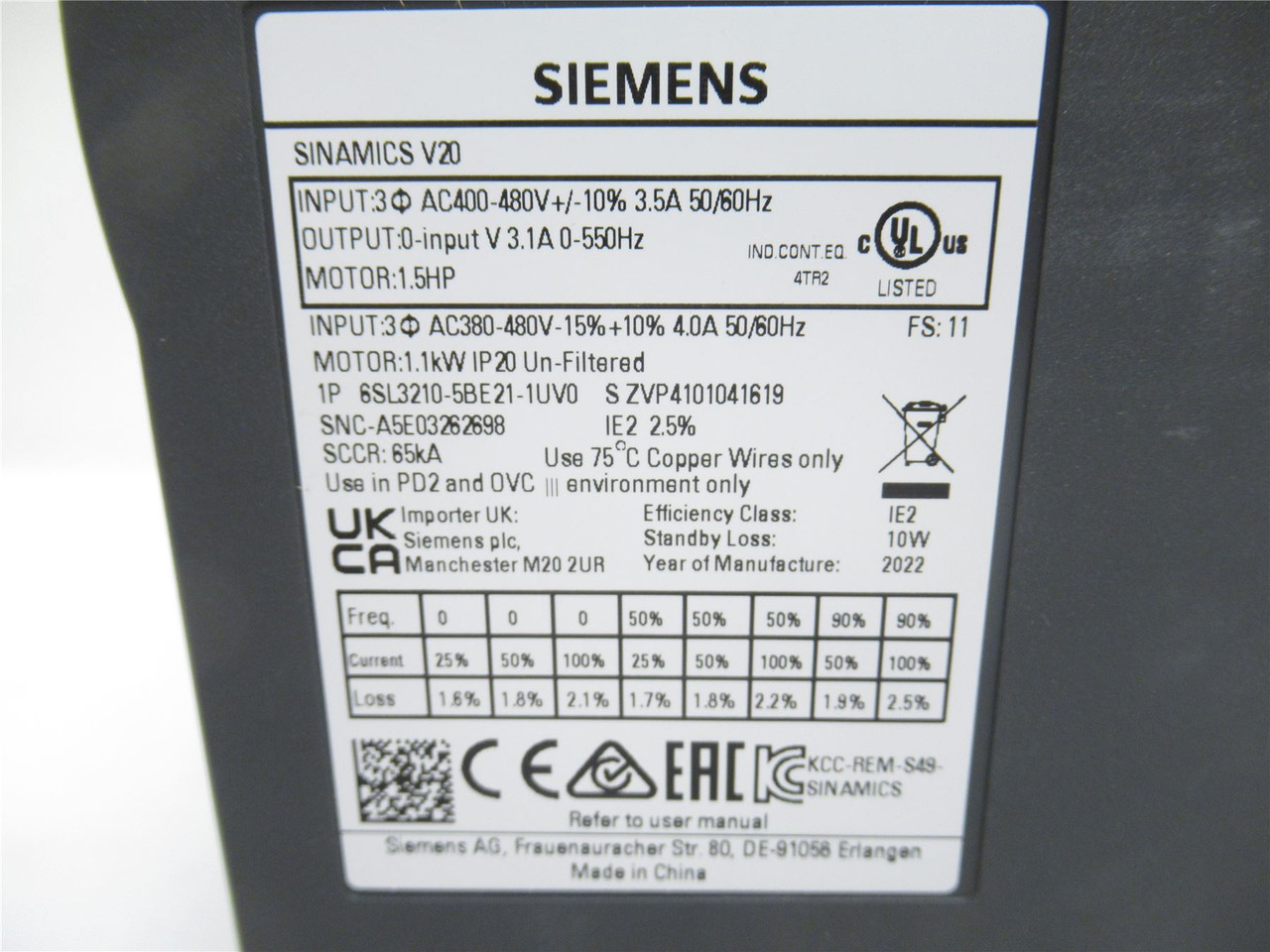 Siemens 6SL3210-5BE21-1UV0; AC Drive 1-1/2HP; 400-480V; 4A