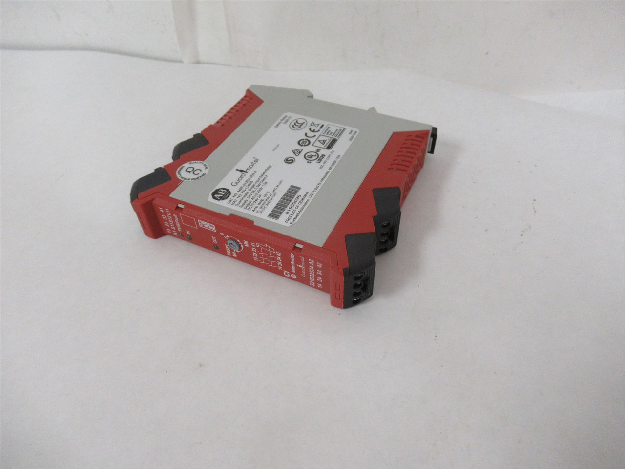 Allen-Bradley 440R-S13R2; Safety Relay 24 VDC