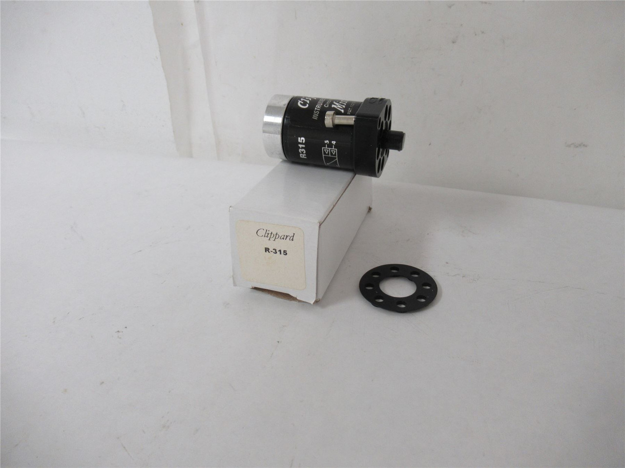 Clippard R315; Dual Pilot Valve 3-Way  280 l/min @ 100 psig