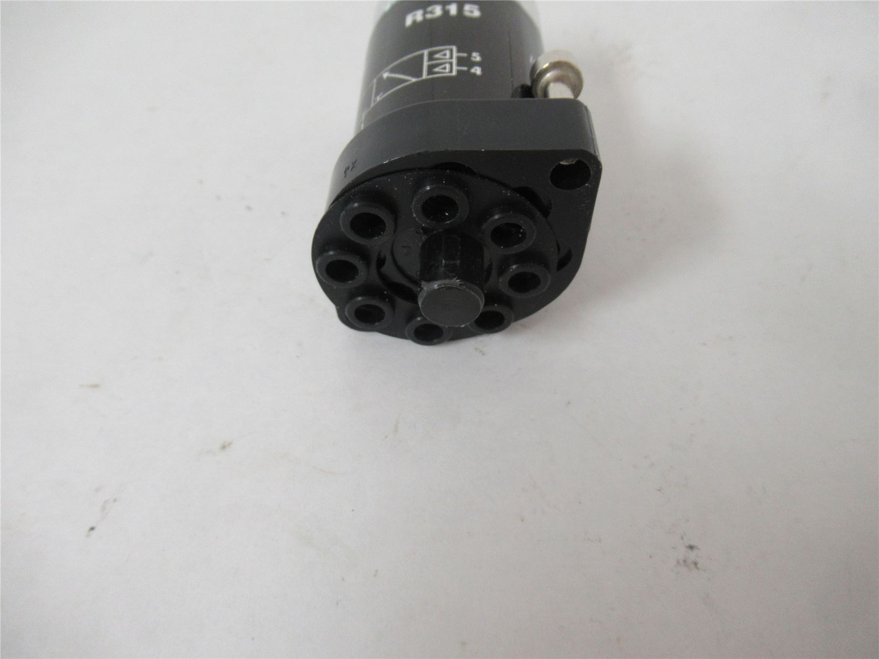 Clippard R315; Dual Pilot Valve 3-Way  280 l/min @ 100 psig