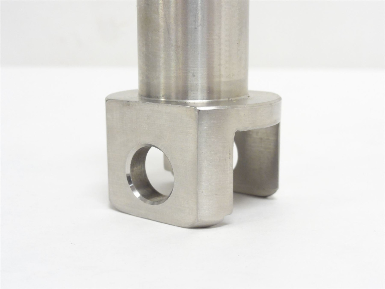 Cryovac FUR46424-A; Tie Rod; SS;  4" Long; 15/32" Bolt ID