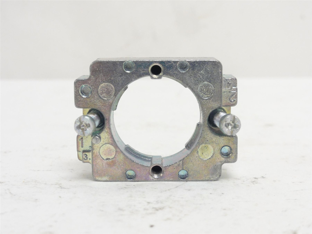 Altech 2AS2E-4; Spring Return Switch; 3Pos; Non-Illuminated