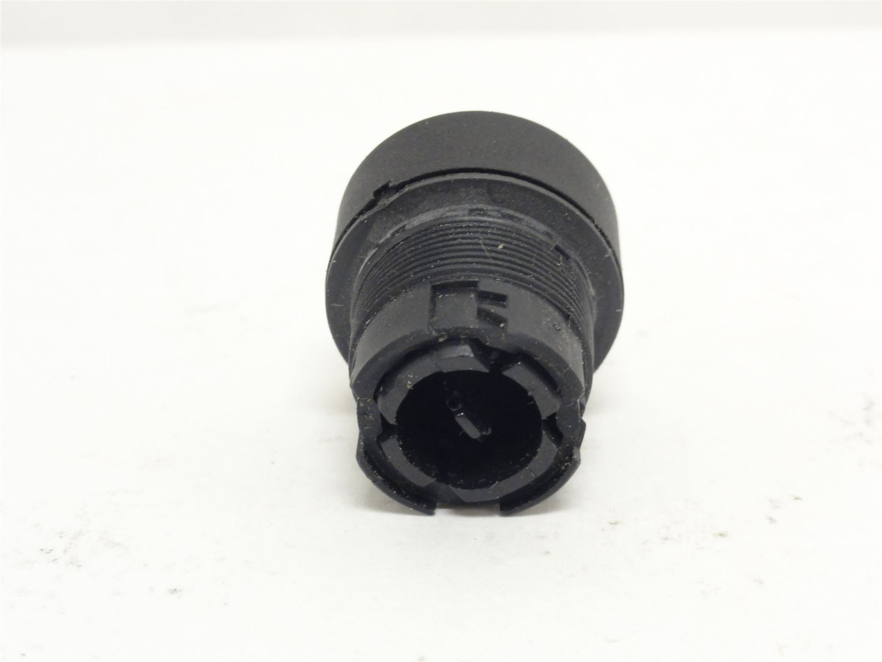 GE P9XPNNG; Push-Button Operator; 22mm; Flush; Black Cap