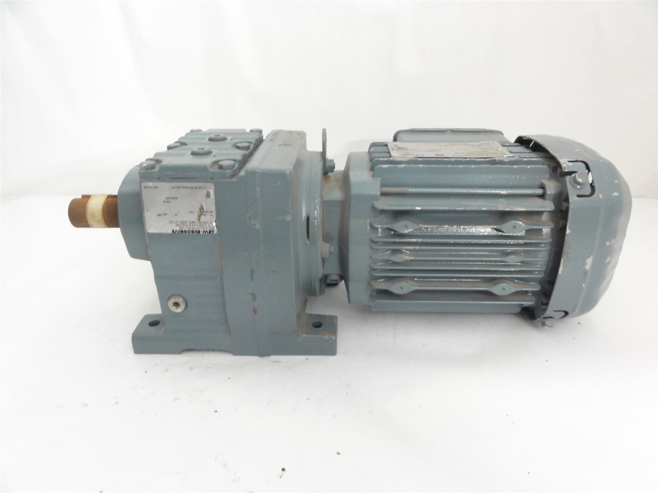 SEW R37DRS71M4/TH/DH; AC Gear Motor 18.05:1 Ratio; 3/4HP