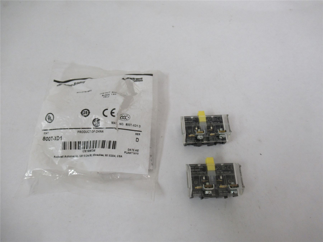 Allen-Bradley 800T-XD1; Lot-2 Contact 1 N/O  30 MM 600VAC