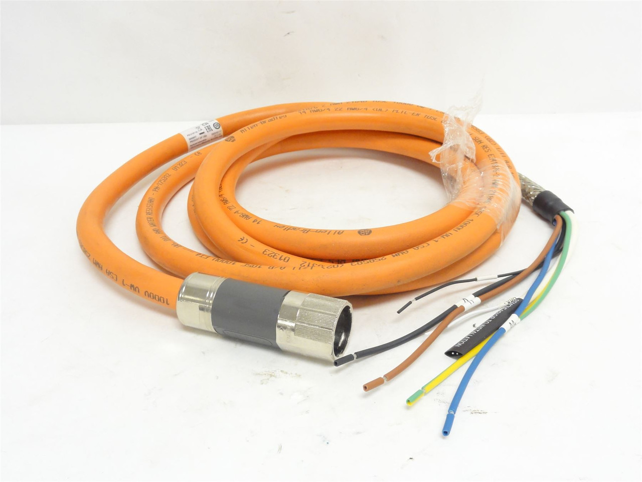 Allen-Bradley 2090-CSBM1DF-14AA03; Single Motor Cable 3m Wire