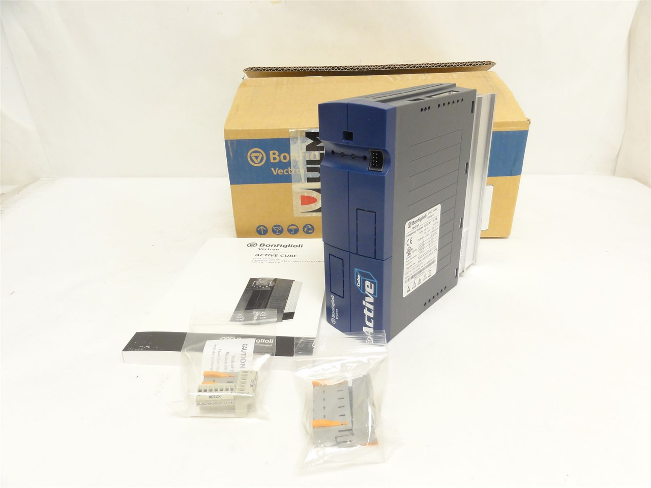 Bonfiglioli ACU201-05FA; AC drive 0.55kW 1ph IN; 3ph OUT 240V