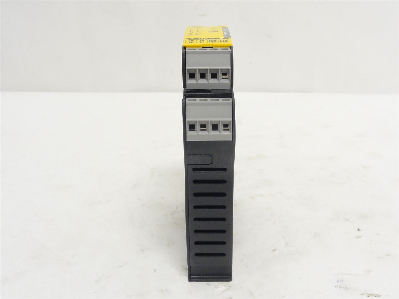 Schmersal AES1235; Safety Relay 101170049; 24VDC; 2A