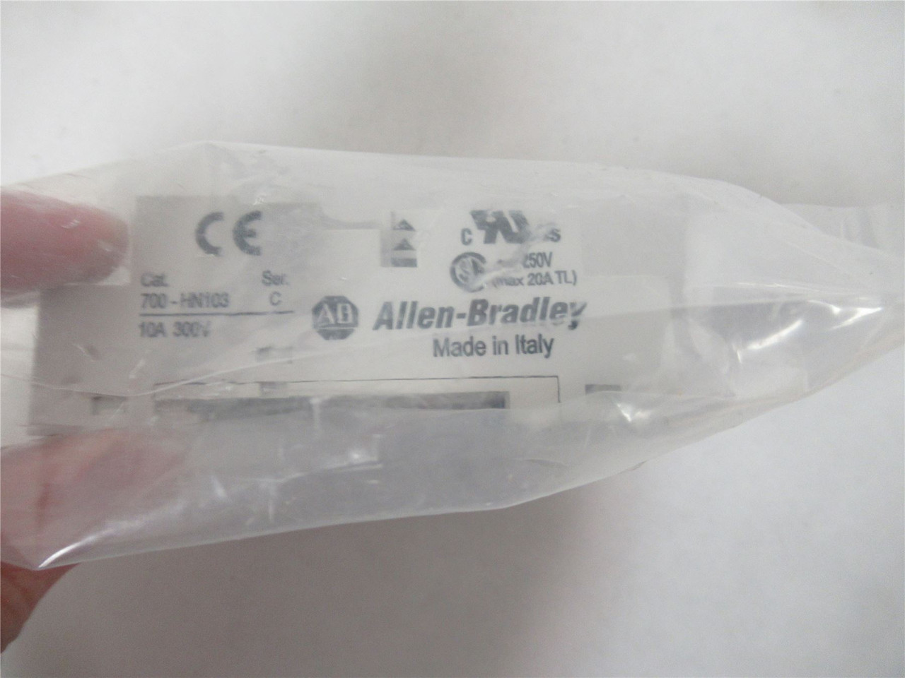 Allen-Bradley 700-HN103; Relay Base 10A 300V