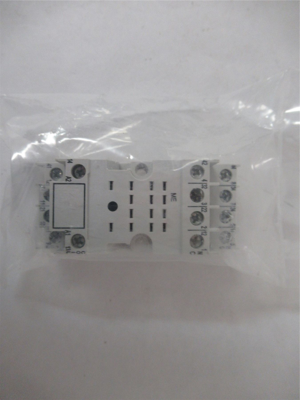 Allen-Bradley 700-HN103; Relay Base 10A 300V