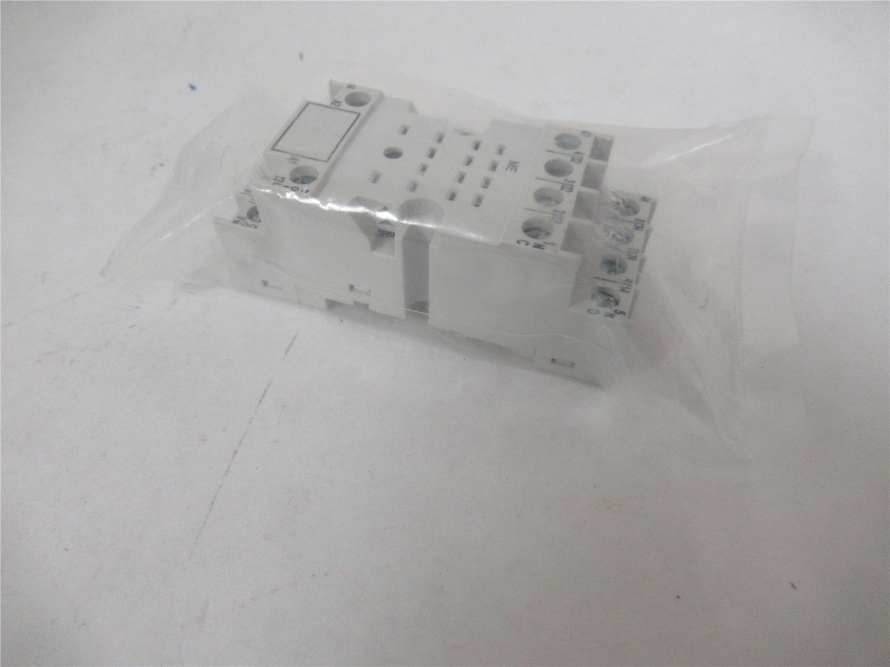 Allen-Bradley 700-HN103; Relay Base 10A 300V