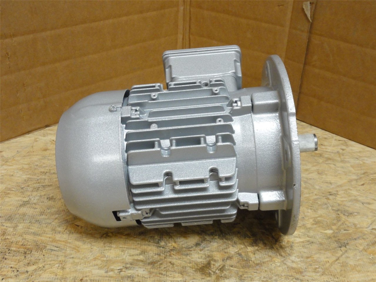 WEG AL80-06; AC Motor W21; 0.55kW; 460V; 1140RPM; 3PH