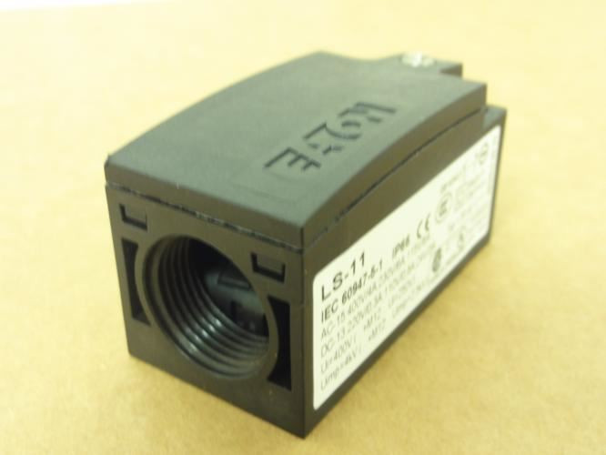 Eaton LS-11; Standard Action Limit Switch; Plunger; 415V; NO/NC