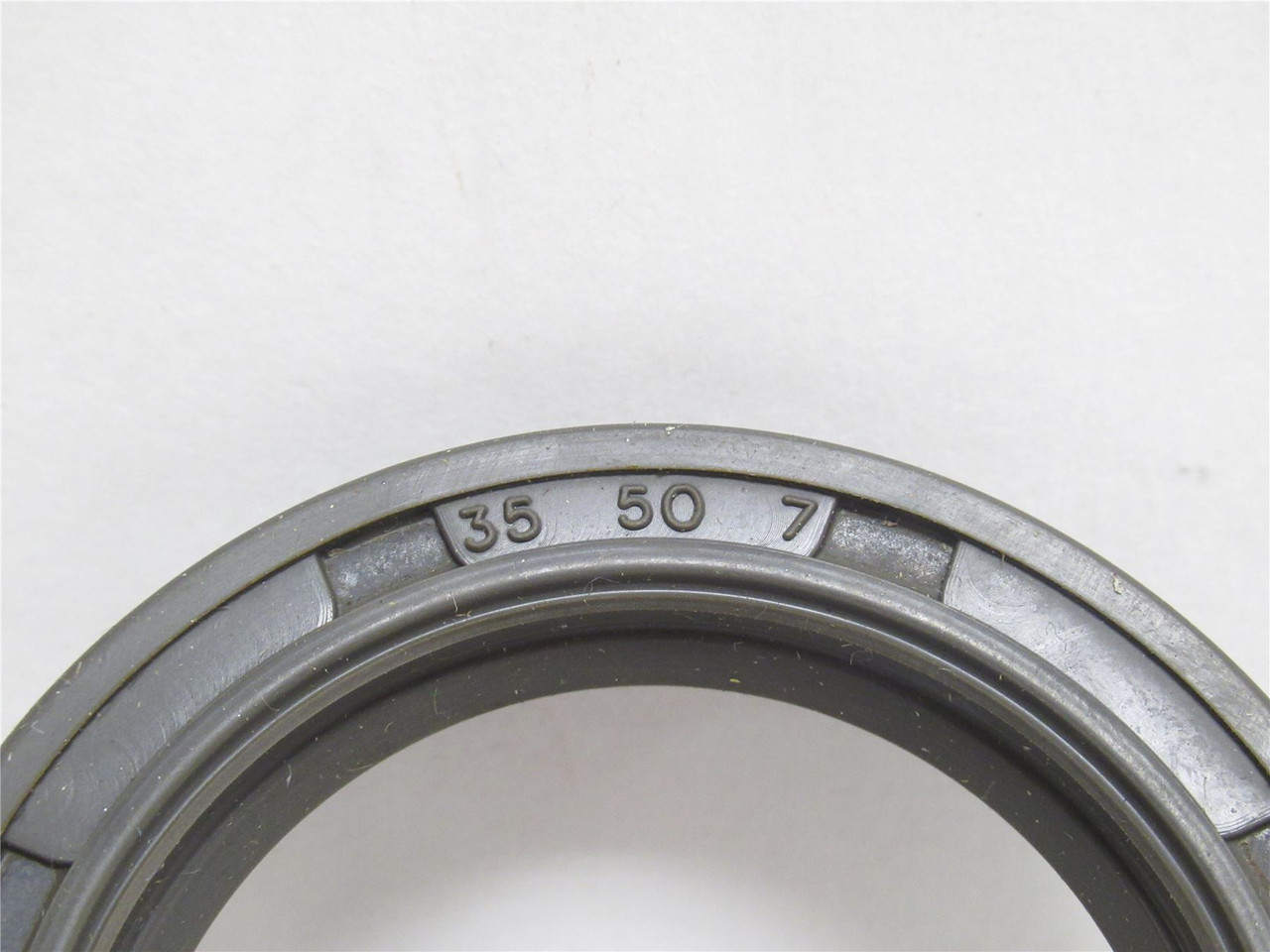 SKF 692407; Oil Seal; Single Lip; 35mmID x 50mmOD x 7mm Wide