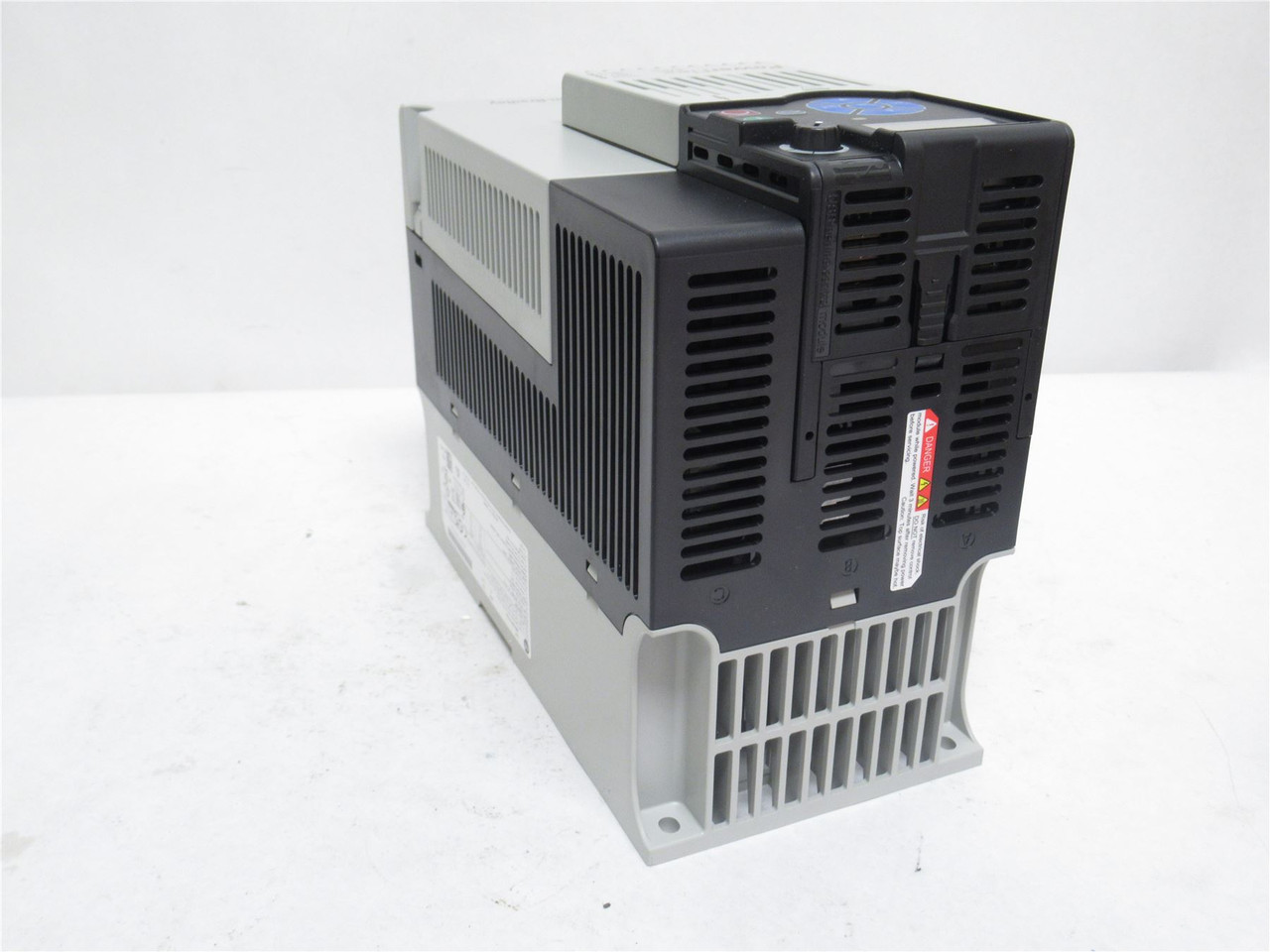 Allen-Bradley 25B-D017N104; AC Drive; 10HP / 7.5 kW; 380/480V