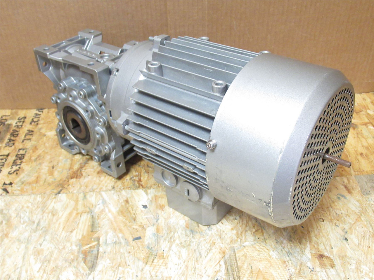 Motovario NMRV-P063; AC Gearmotor; 30:1 Ratio; 1.1kW; 165/460V