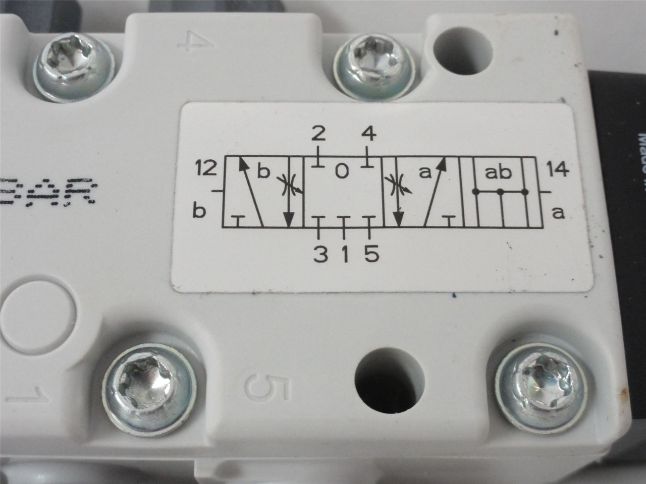 Aventics R432016670; Solenoid Valve; 5 Port; 3 Pos; 120V Coil