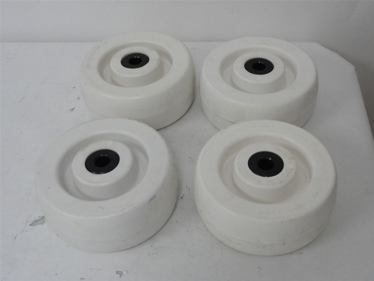 Caster Technology 3POF0502008DXX35WH; Lot-4 Wheels; 5" OD