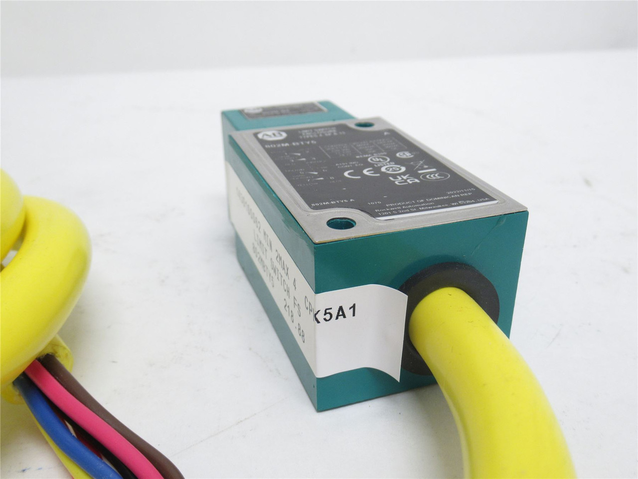 Allen-Bradley 802M-BTY5; Limit Switch 300VAC; 30A; 5' Wire