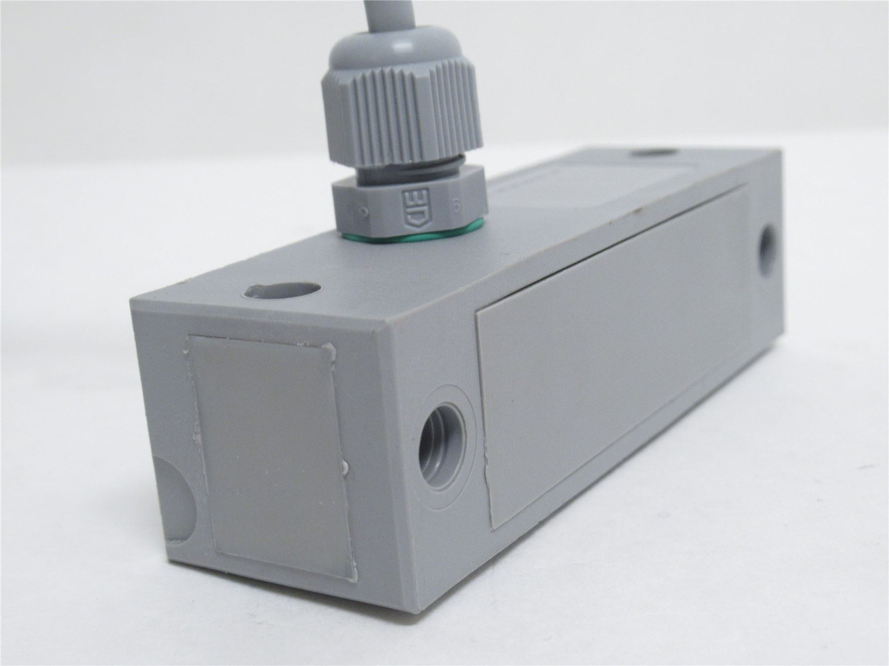 Baader 42303080; Magnetic; Non-Contact; Safety Switch; 170VDC