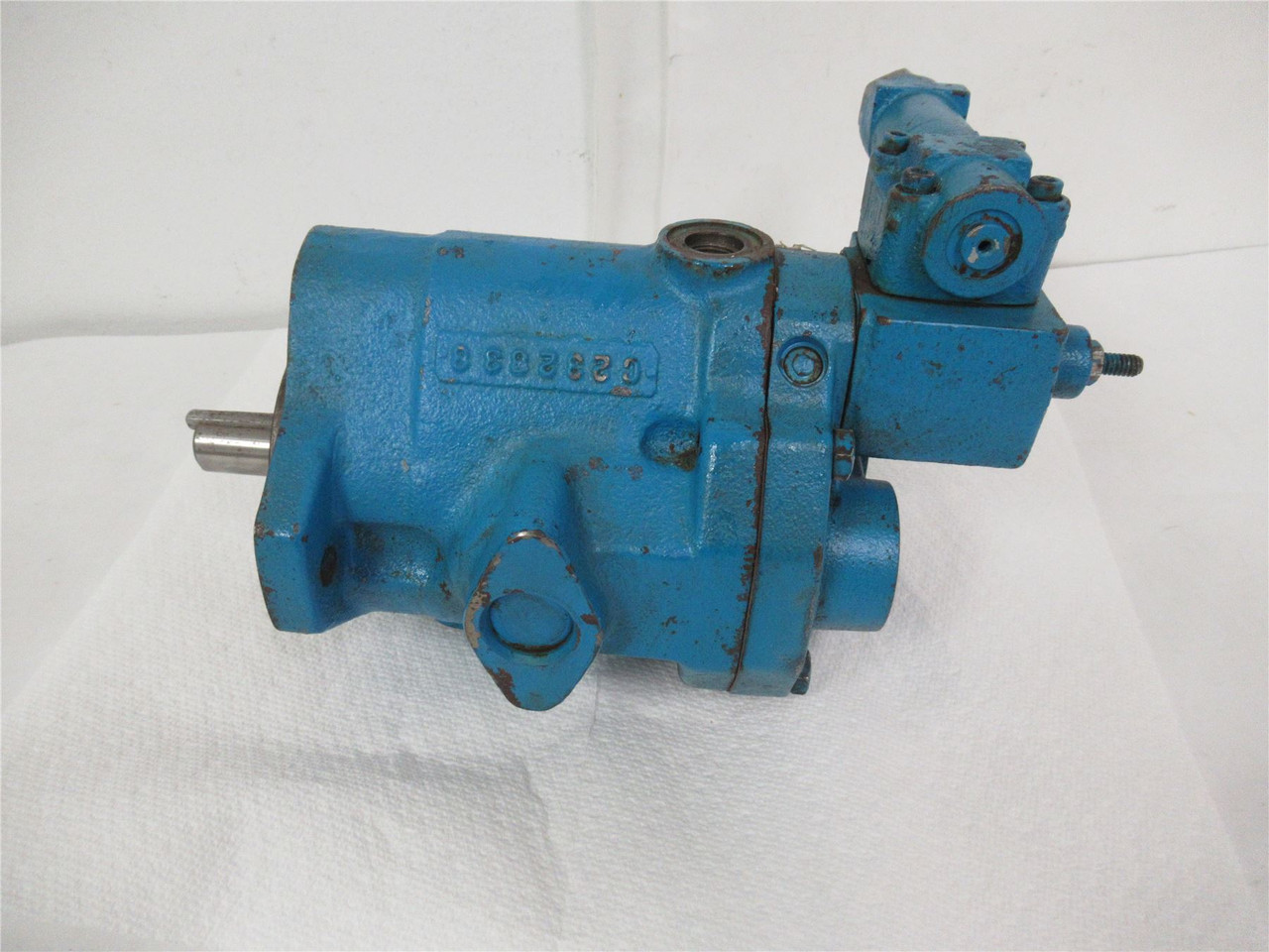 Vickers PVB6-RSY-40-CC-12 ; Hyraulic Piston Pump 6.5 GPM @ 1800 RPM