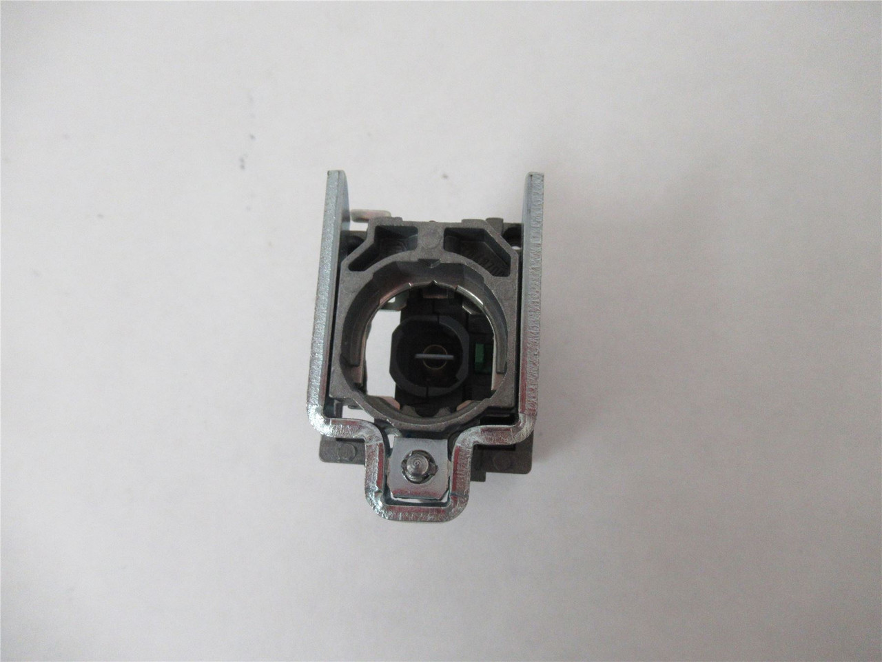 Schneider ZB4BW061; CONFIG SWITCH LAMP SOCKET 250V w/ZBE-101