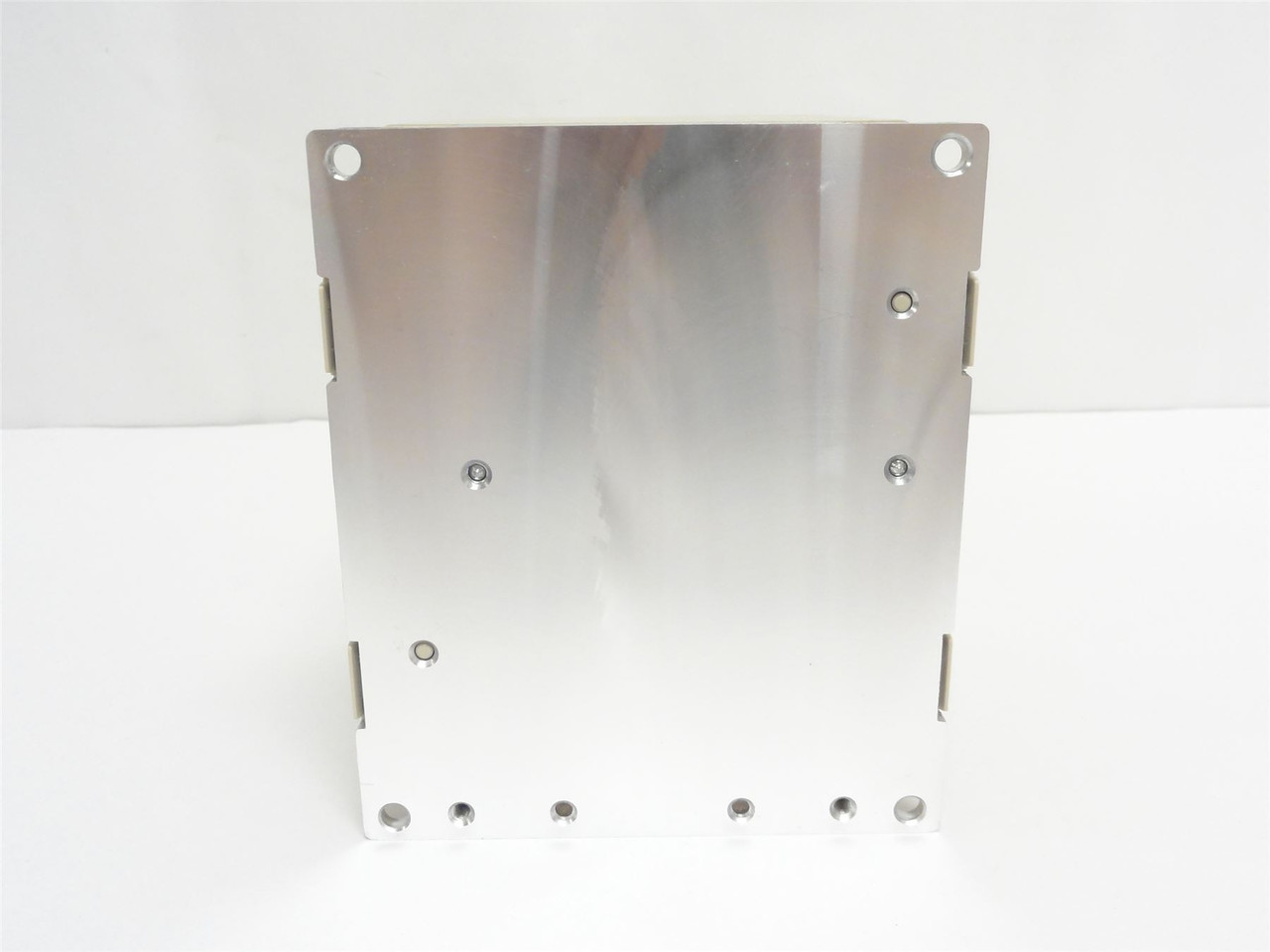 Yaskawa CIMR-VU4A0005JAB; Vari-Speed Drive 3Hp 380-480VAC