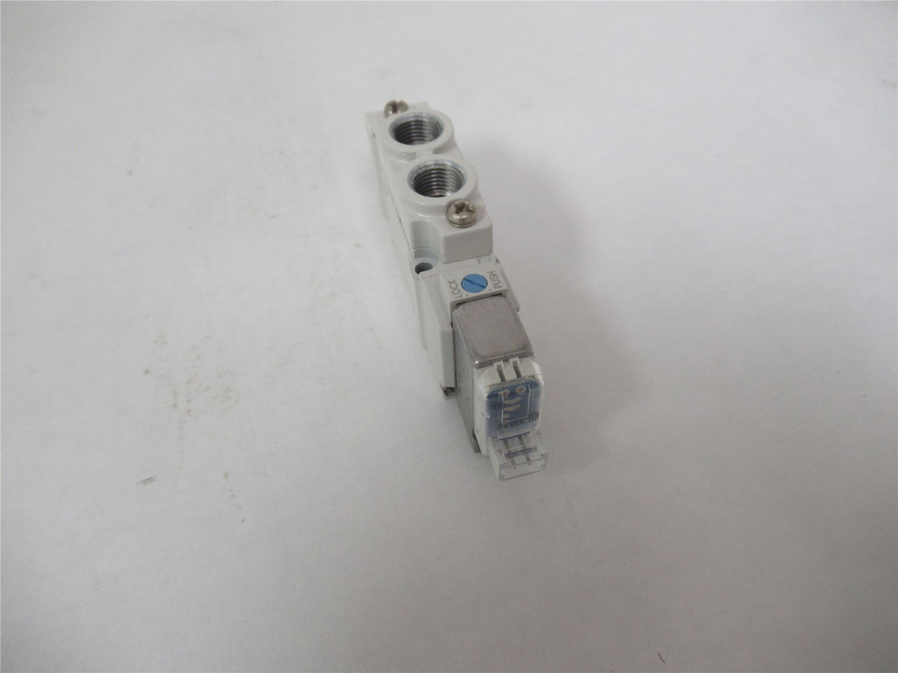 SMC SY5120-5L0UD-01F-Q; Solenoid Valve 4/5 Port 24 VDC