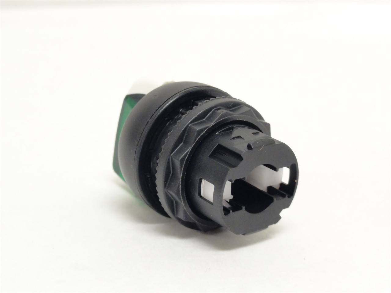 Allen-Bradley 800FP-LSR33; Illuminated Selector Switch; Green
