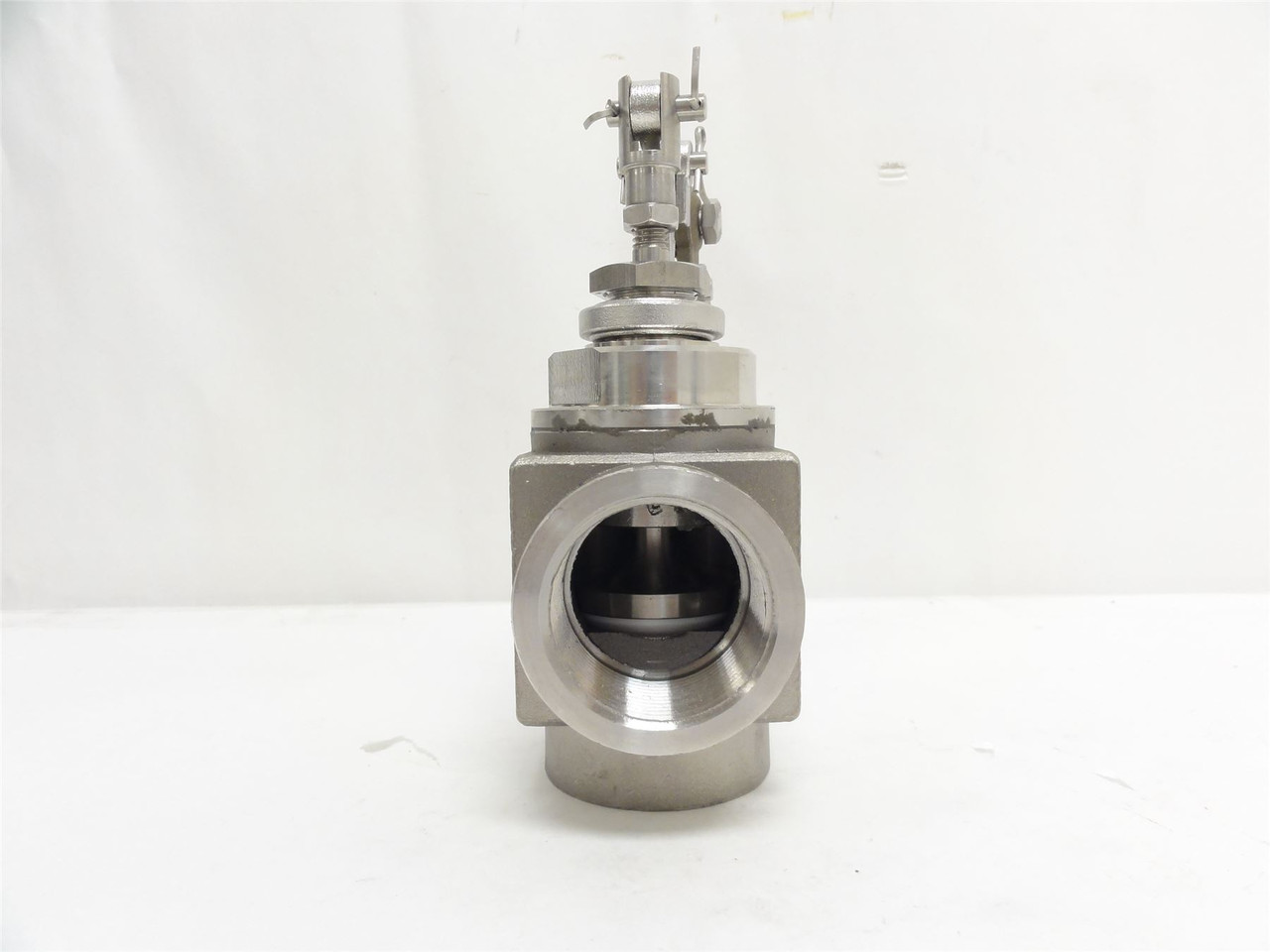 Gadren MDL-UNKN-254361; Manual Check Valve SS; 90Deg; 1-1/2NPT